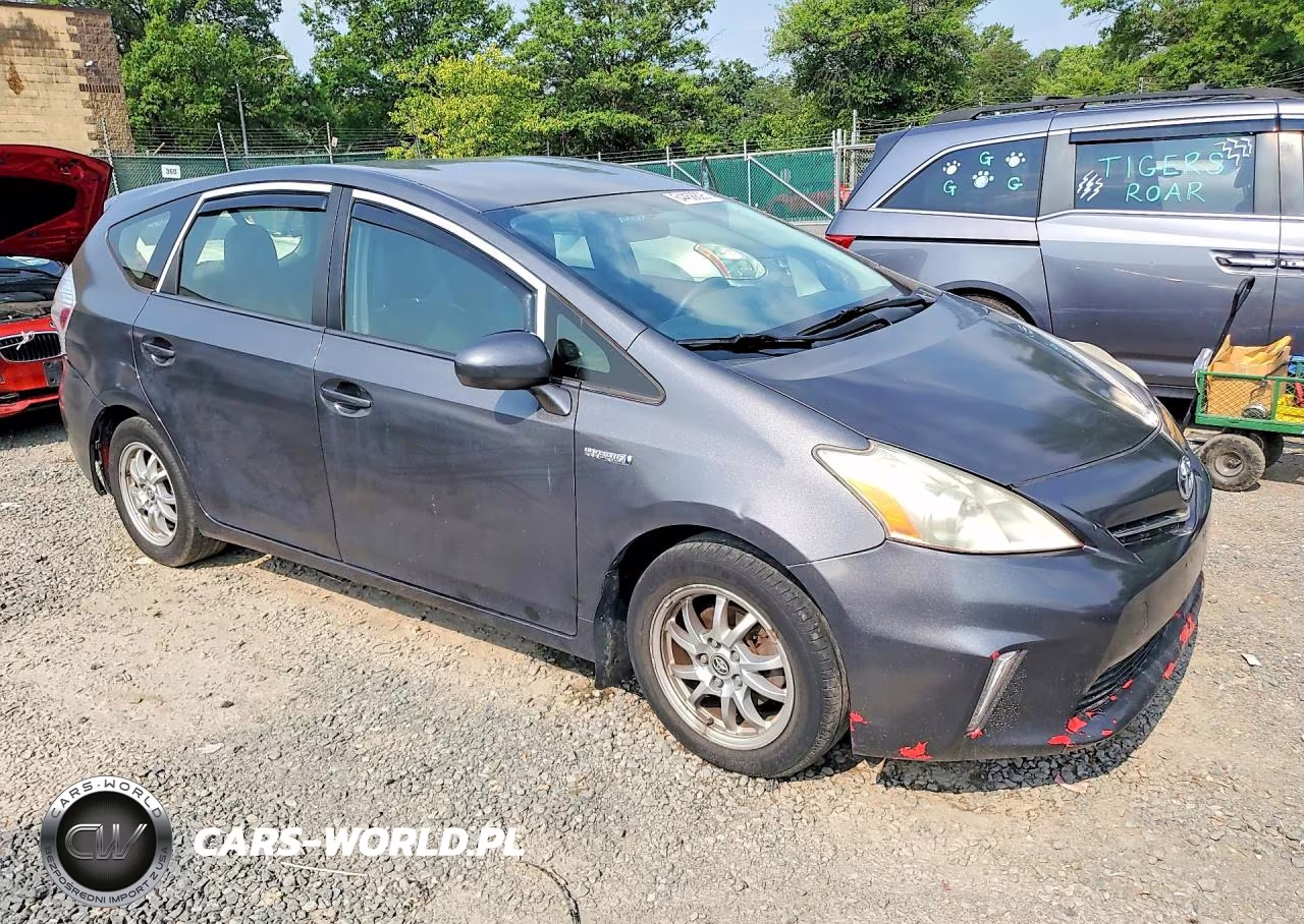 2013 Toyota Prius V Two VIN:JTDZN3EU2D3257526 - 4