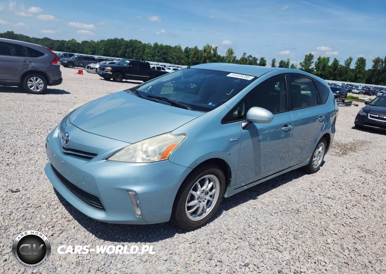 2014 Toyota Prius V Two – zdjęcie 1 z 12