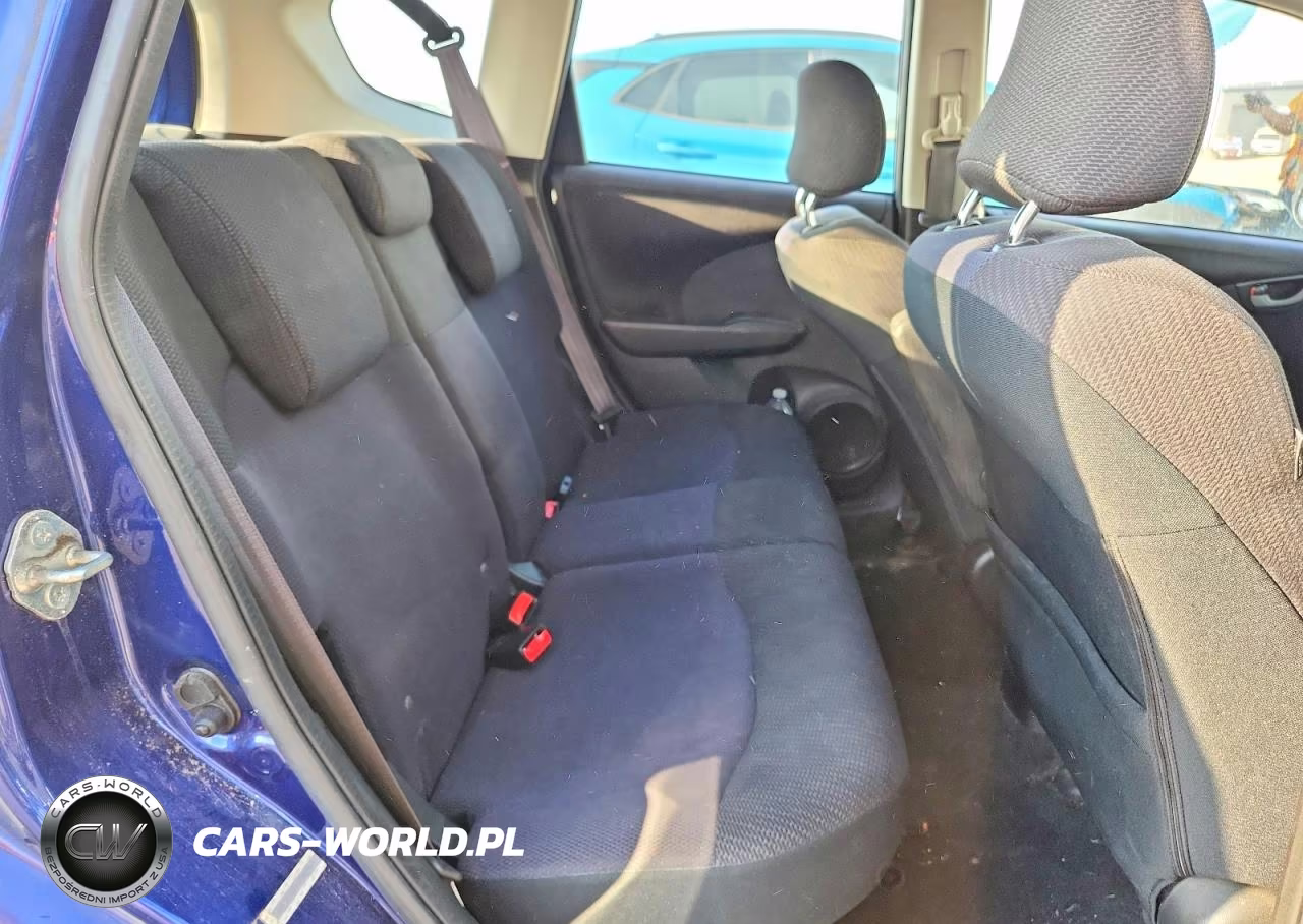 2013 Honda Fit Sport VIN:JHMGE8H55DC069347 - 10