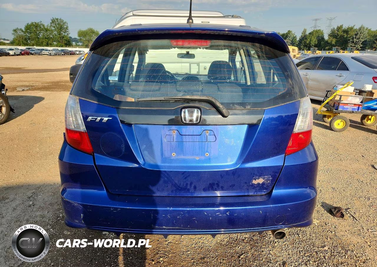 2013 Honda Fit Sport VIN:JHMGE8H55DC069347 - 6