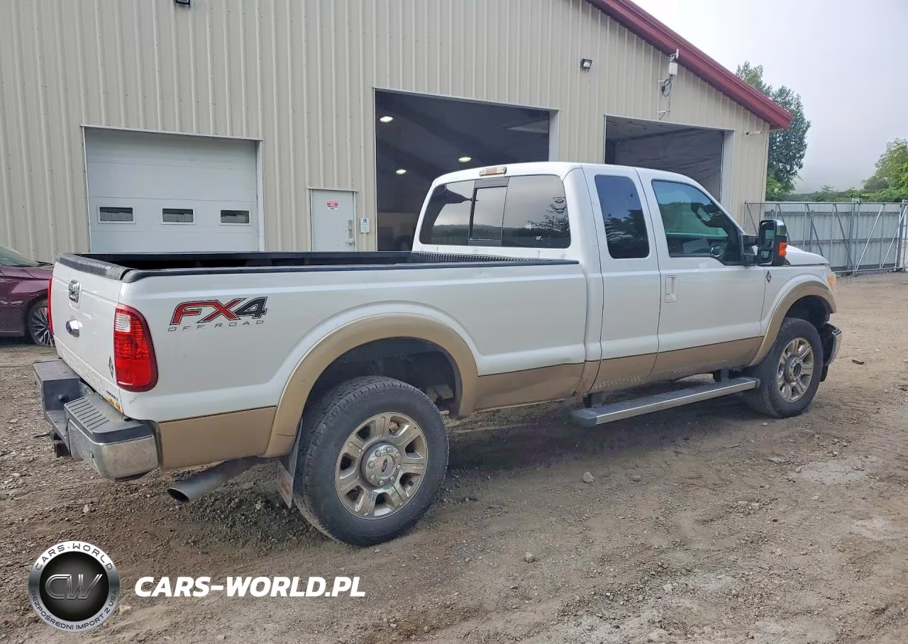2014 Ford F250 Super Duty VIN:1FT7X2B64EEA52121 - 3