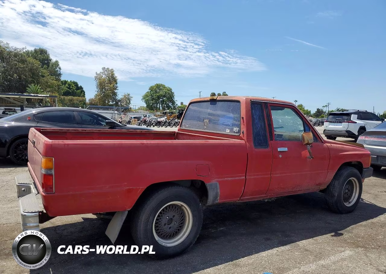 1985 Toyota Pickup VIN:JT4RN56D1F5045640 - 3