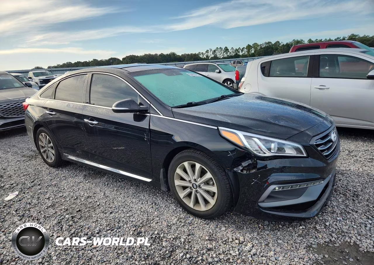 2016 Hyundai Sonata Limited VIN:5NPE34AF7GH340976 - 4