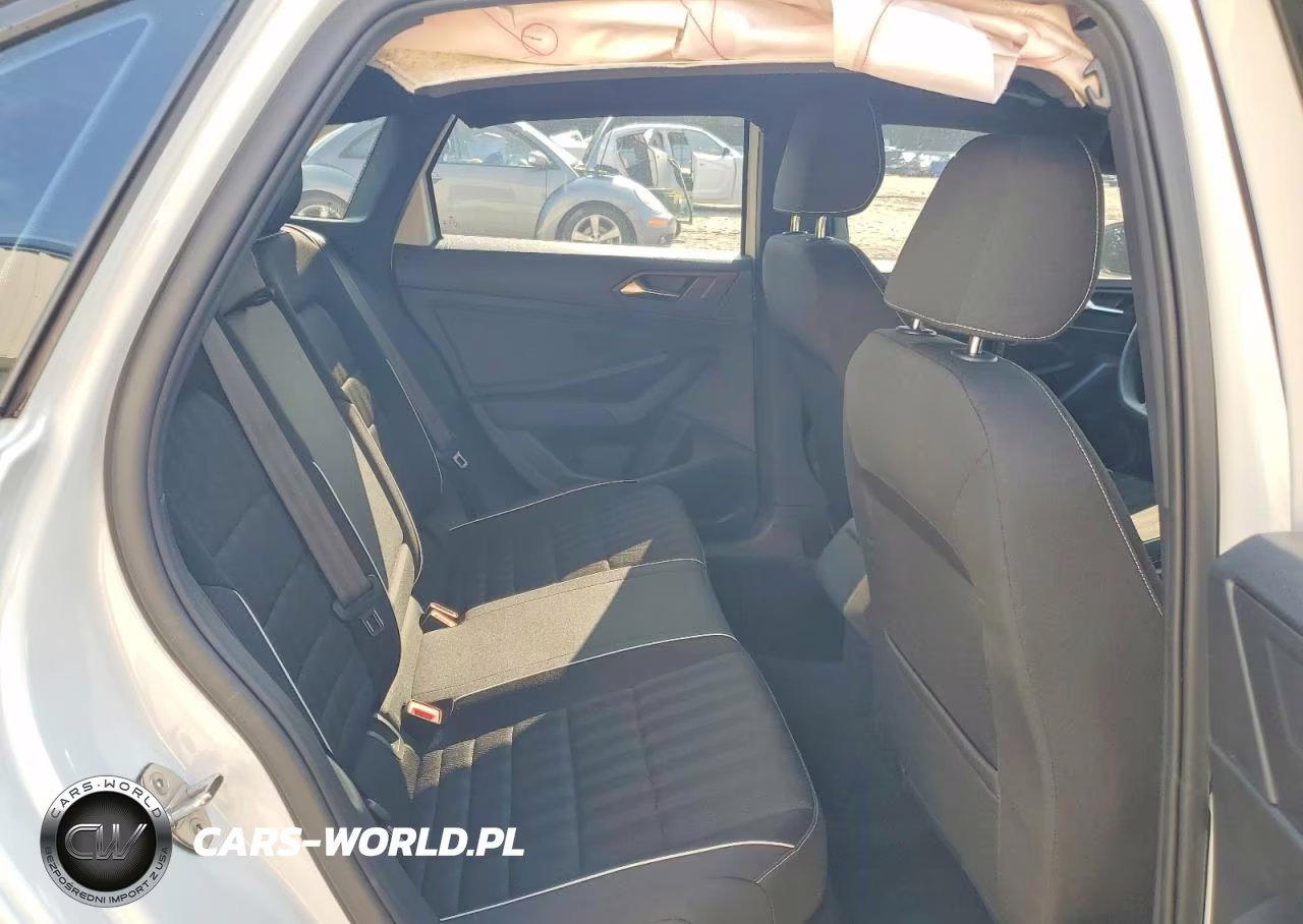 2023 Volkswagen Jetta Sport VIN:3VWAM7BU8PM027713 - 10