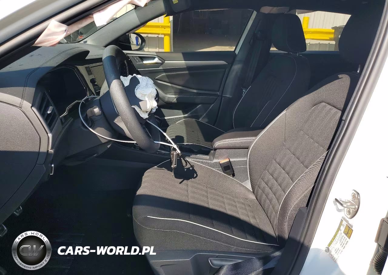 2023 Volkswagen Jetta Sport VIN:3VWAM7BU8PM027713 - 7