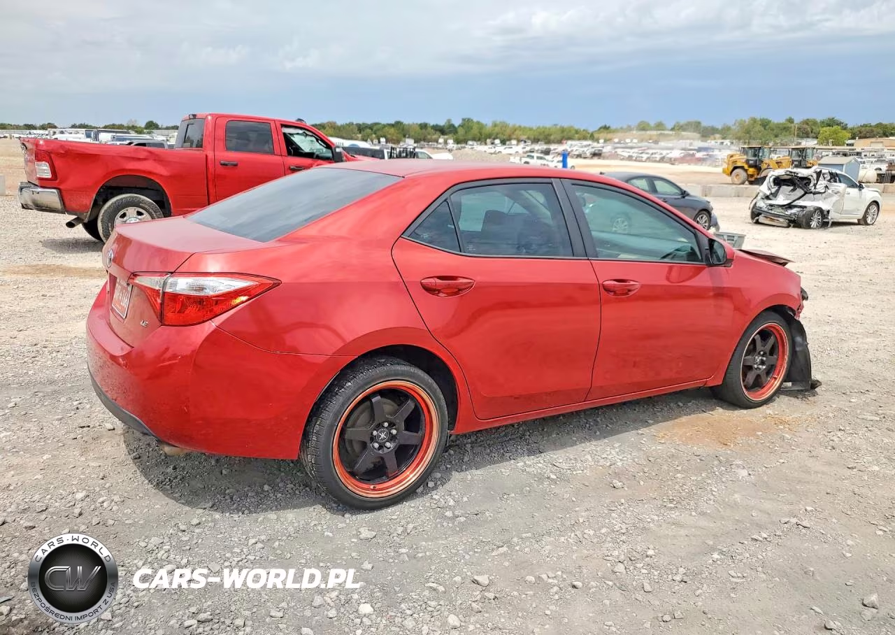 2015 Toyota Corolla Le VIN:5YFBURHE0FP306132 - 3