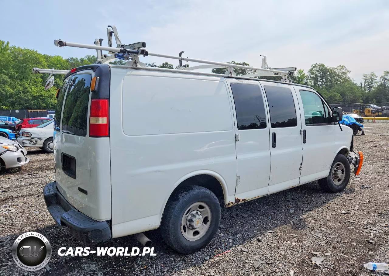 2011 Chevrolet Express G2500 VIN:1GCWGFBAXB1103356 - 3