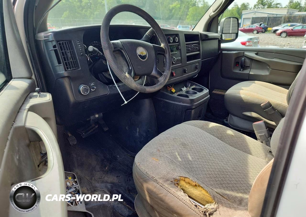 2011 Chevrolet Express G2500 VIN:1GCWGFBAXB1103356 - 8