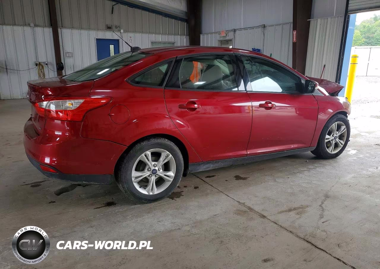 2014 Ford Focus Se VIN:1FADP3F28EL435173 - 3