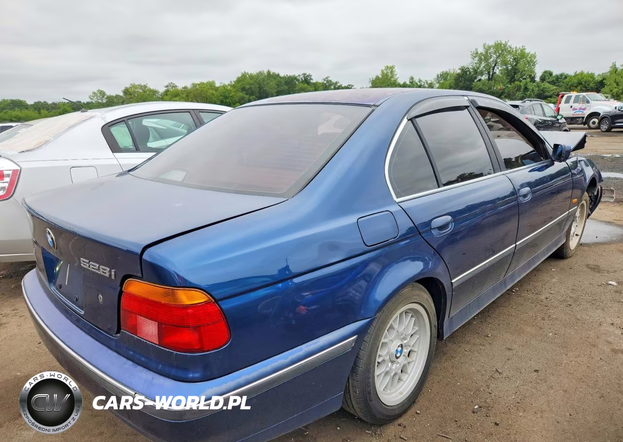 2000 BMW 528 I Automatic VIN:WBADM6346YGU07523 - 3