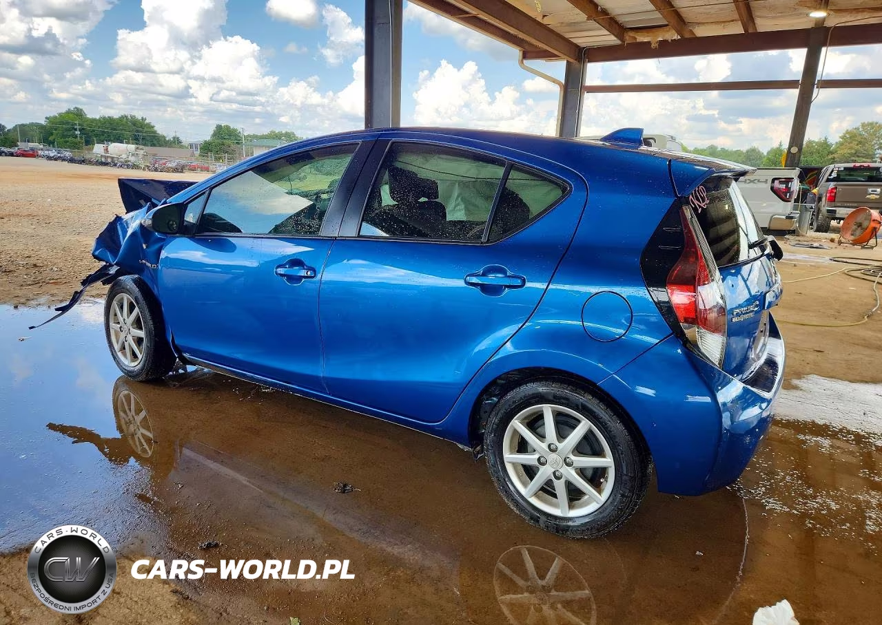 2015 Toyota Prius C Three VIN:JTDKDTB33F1115183 - 2