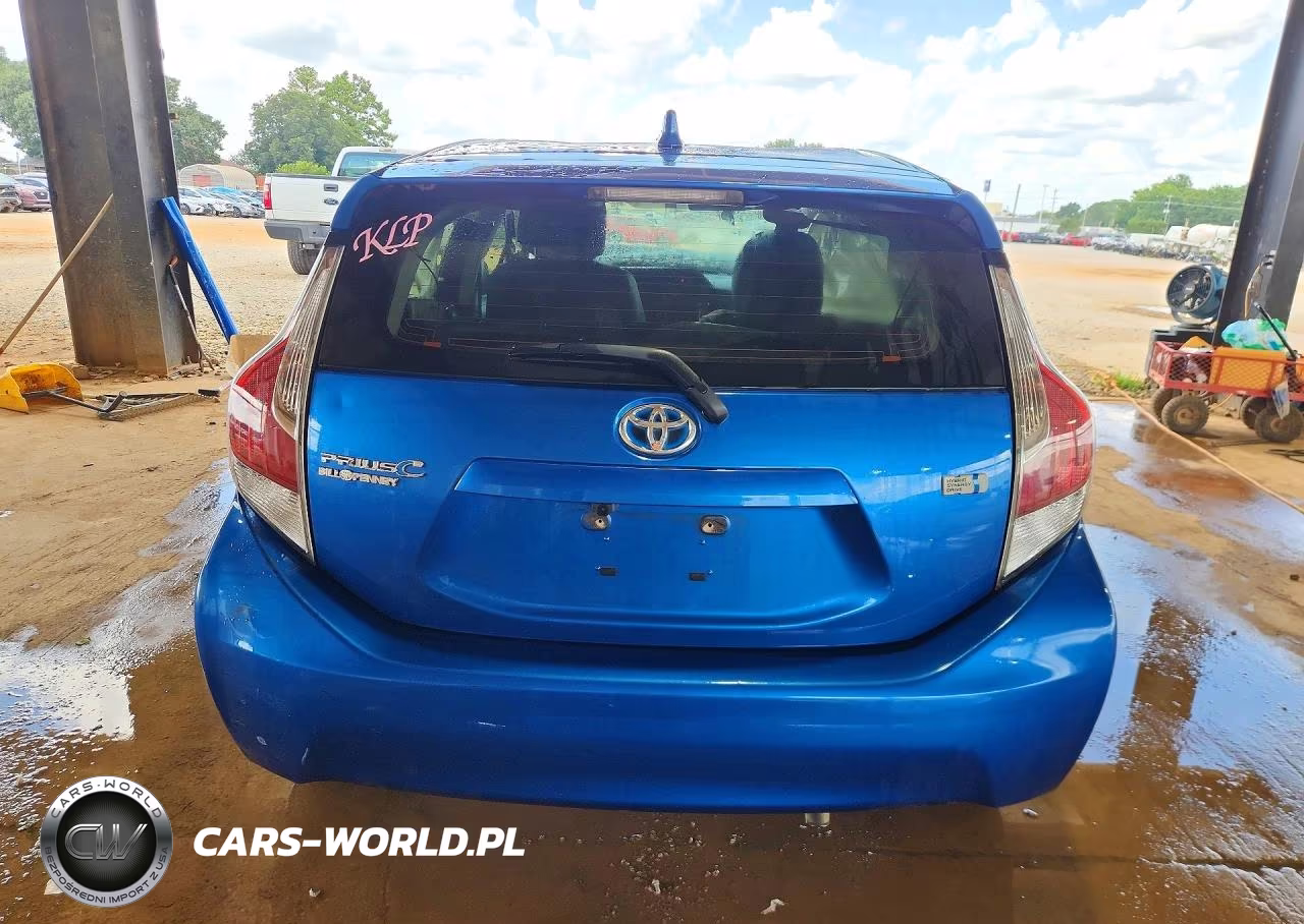 2015 Toyota Prius C Three VIN:JTDKDTB33F1115183 - 6