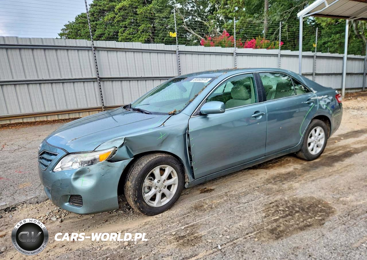 2011 Toyota Camry Le – zdjęcie 1 z 12
