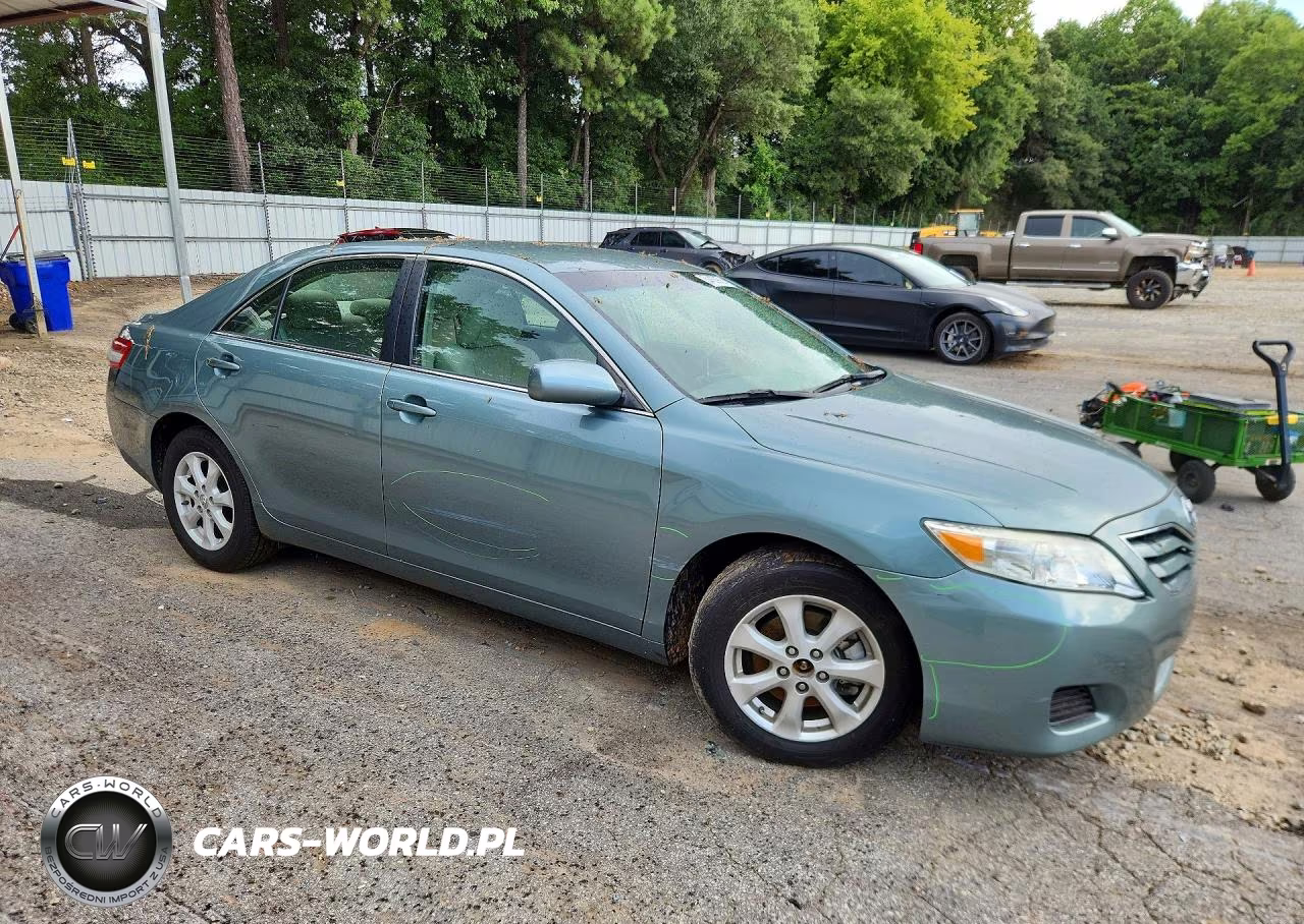 2011 Toyota Camry Le VIN:4T1BF3EKXBU735336 - 4