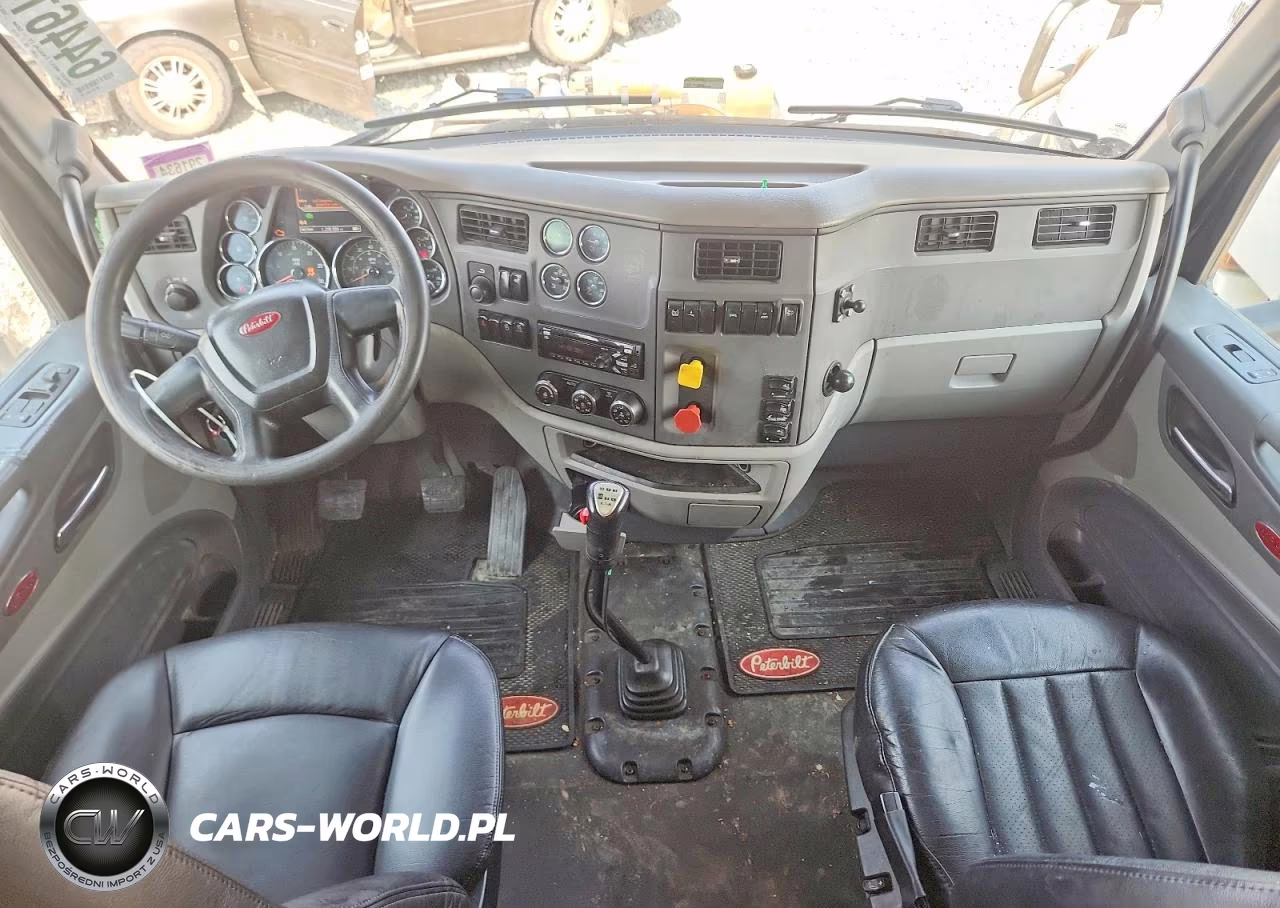 2015 Peterbilt 579 Semi Truck VIN:1XPBD49X2FD203606 - 8