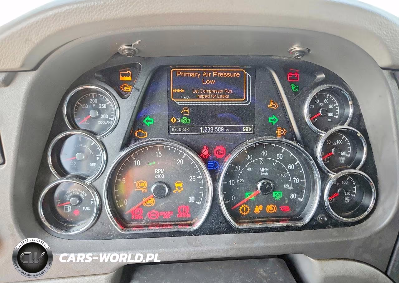 2015 Peterbilt 579 Semi Truck VIN:1XPBD49X2FD203606 - 9