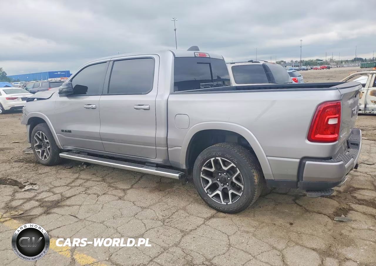 2025 Ram 1500 Laramie VIN:1C6SRFJP8SN585288 - 2