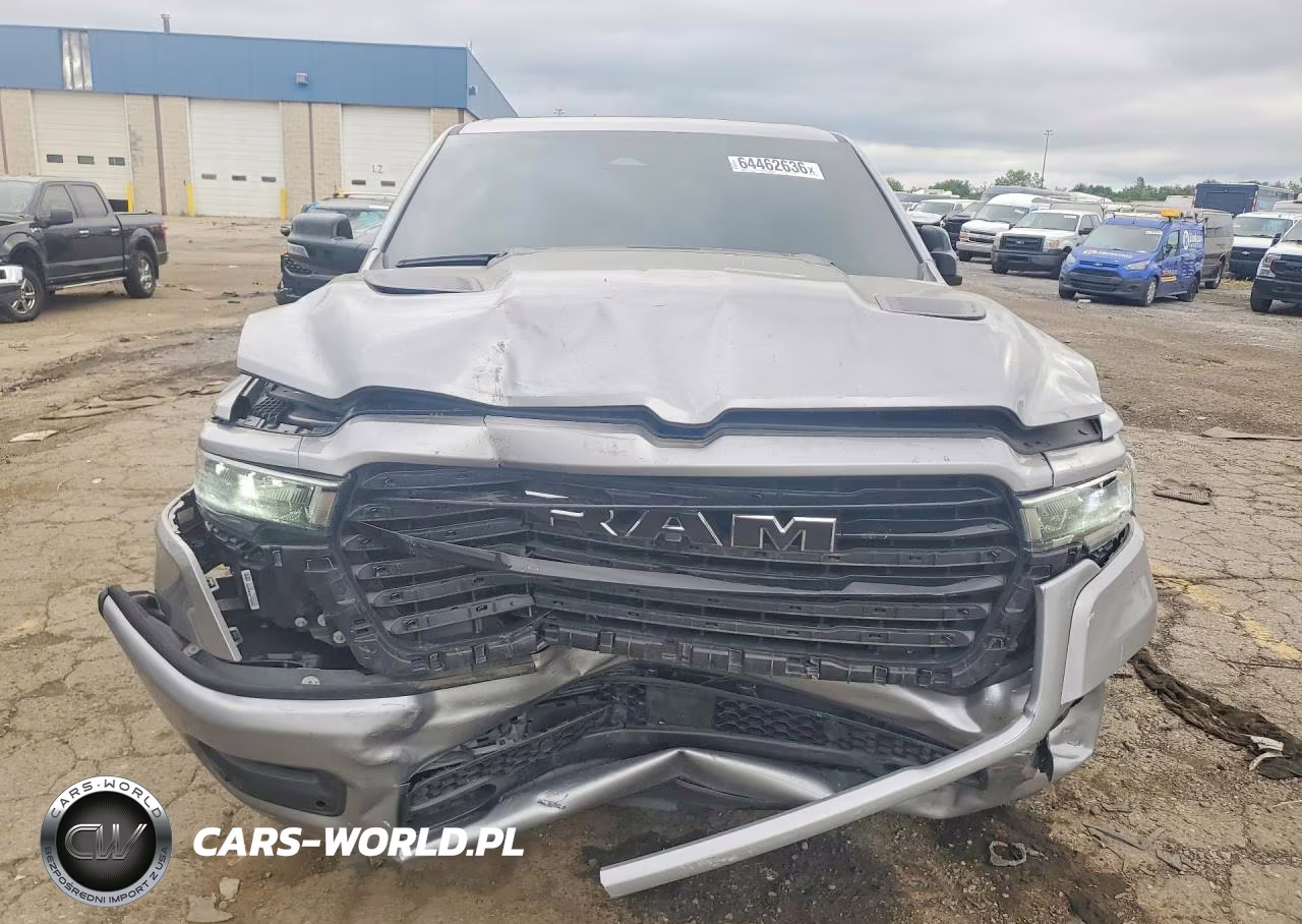 2025 Ram 1500 Laramie VIN:1C6SRFJP8SN585288 - 5