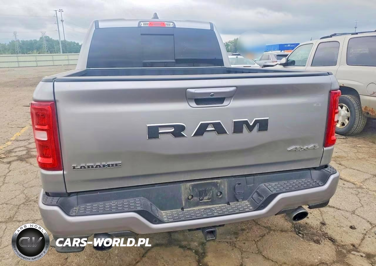 2025 Ram 1500 Laramie VIN:1C6SRFJP8SN585288 - 6
