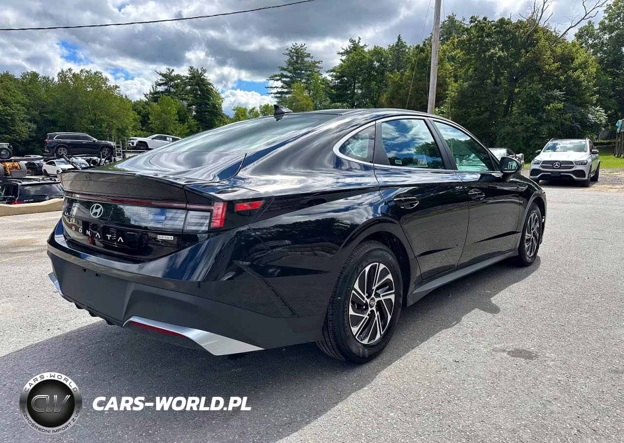 2026 Hyundai Sonata Hybrid Blue VIN:KMHL24JJ3TA153729 - 3