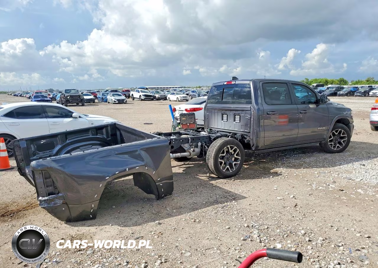 2026 Ram 1500 Laramie VIN:1C6RREJP2TN184166 - 3