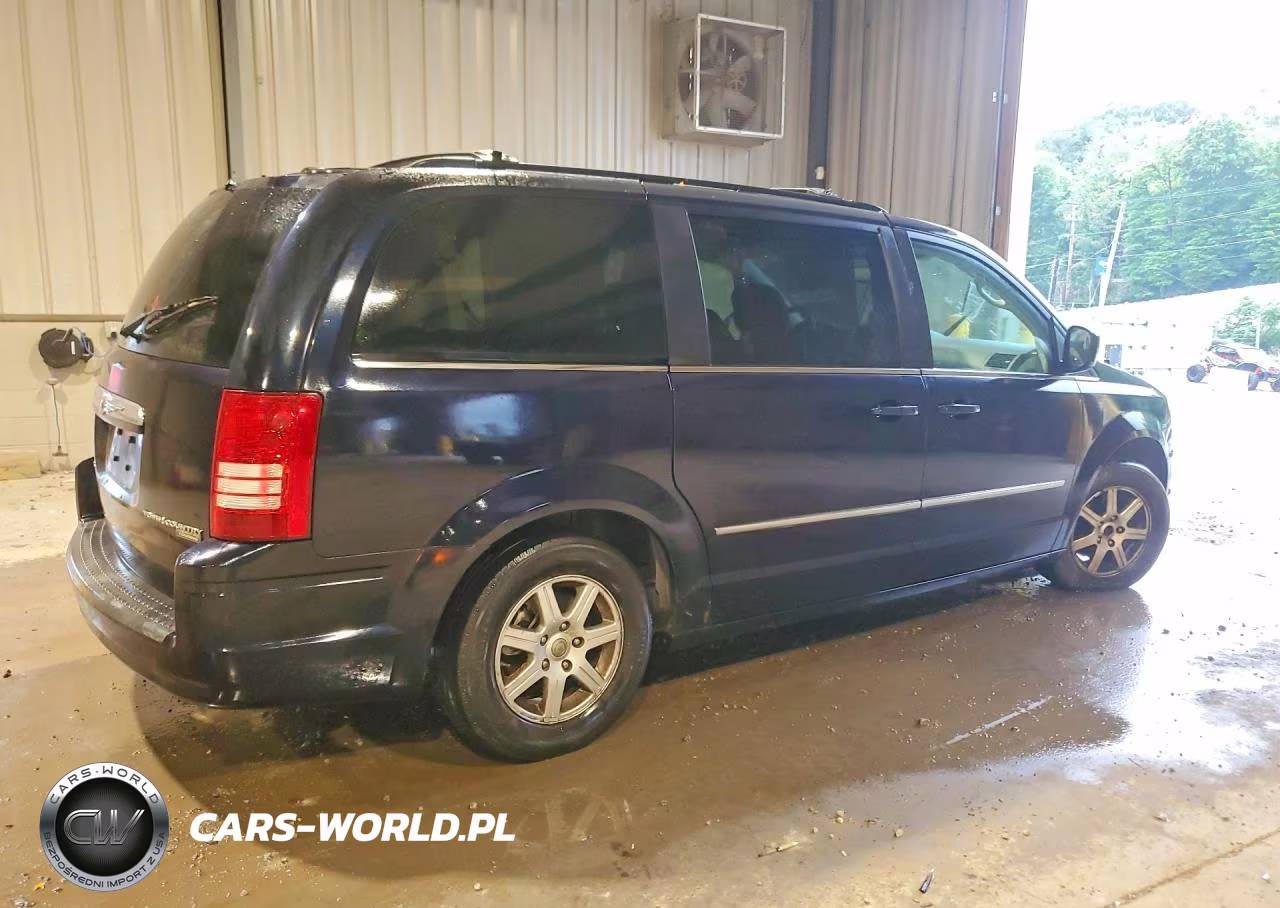 2010 Chrysler Town & Country Touring Plus VIN:2A4RR8D14AR374434 - 3