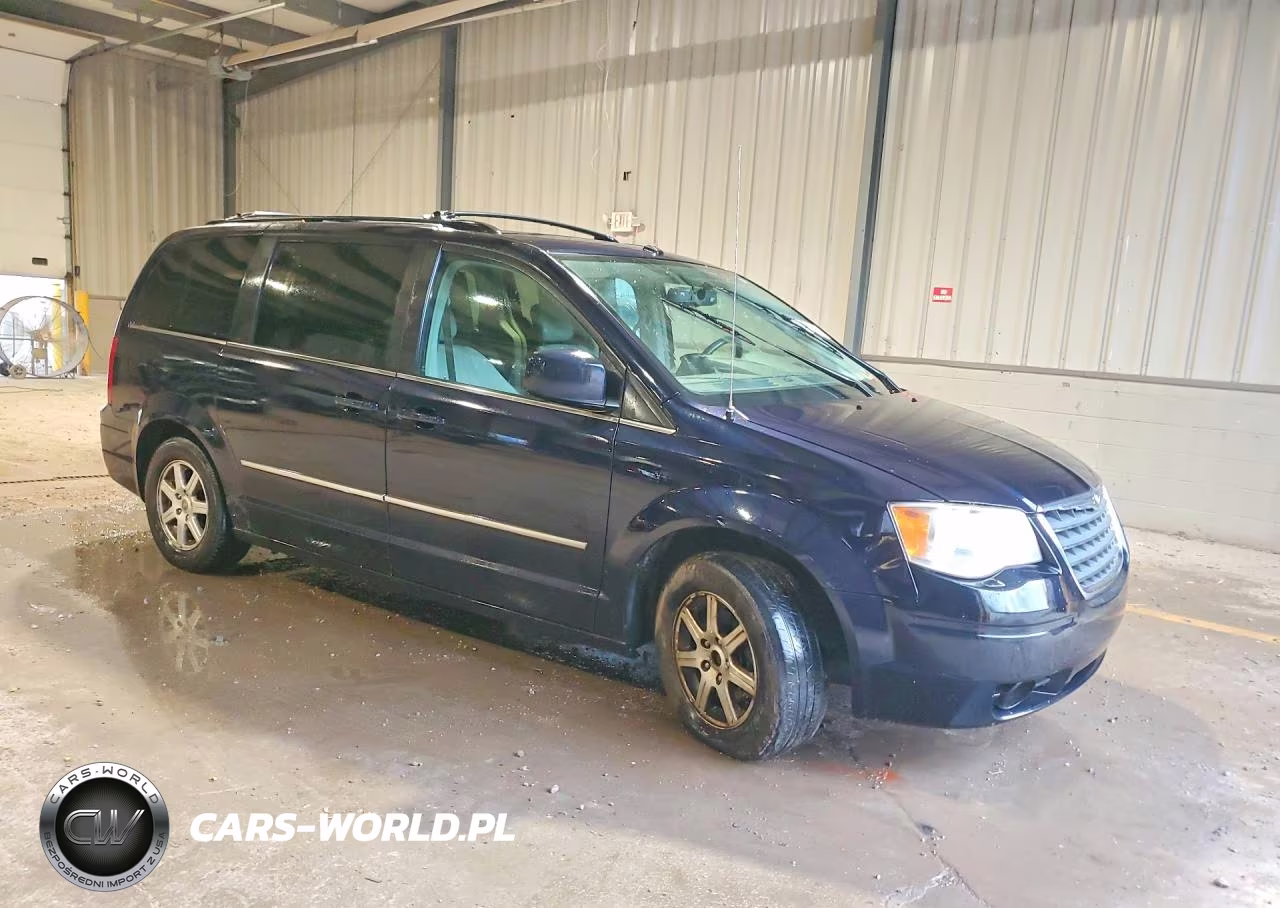 2010 Chrysler Town & Country Touring Plus VIN:2A4RR8D14AR374434 - 4