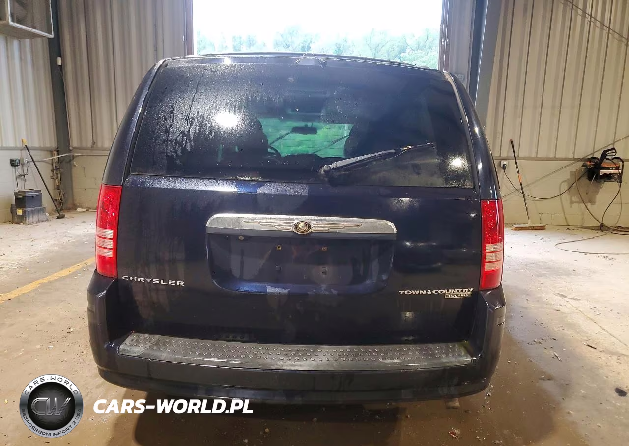 2010 Chrysler Town & Country Touring Plus VIN:2A4RR8D14AR374434 - 6
