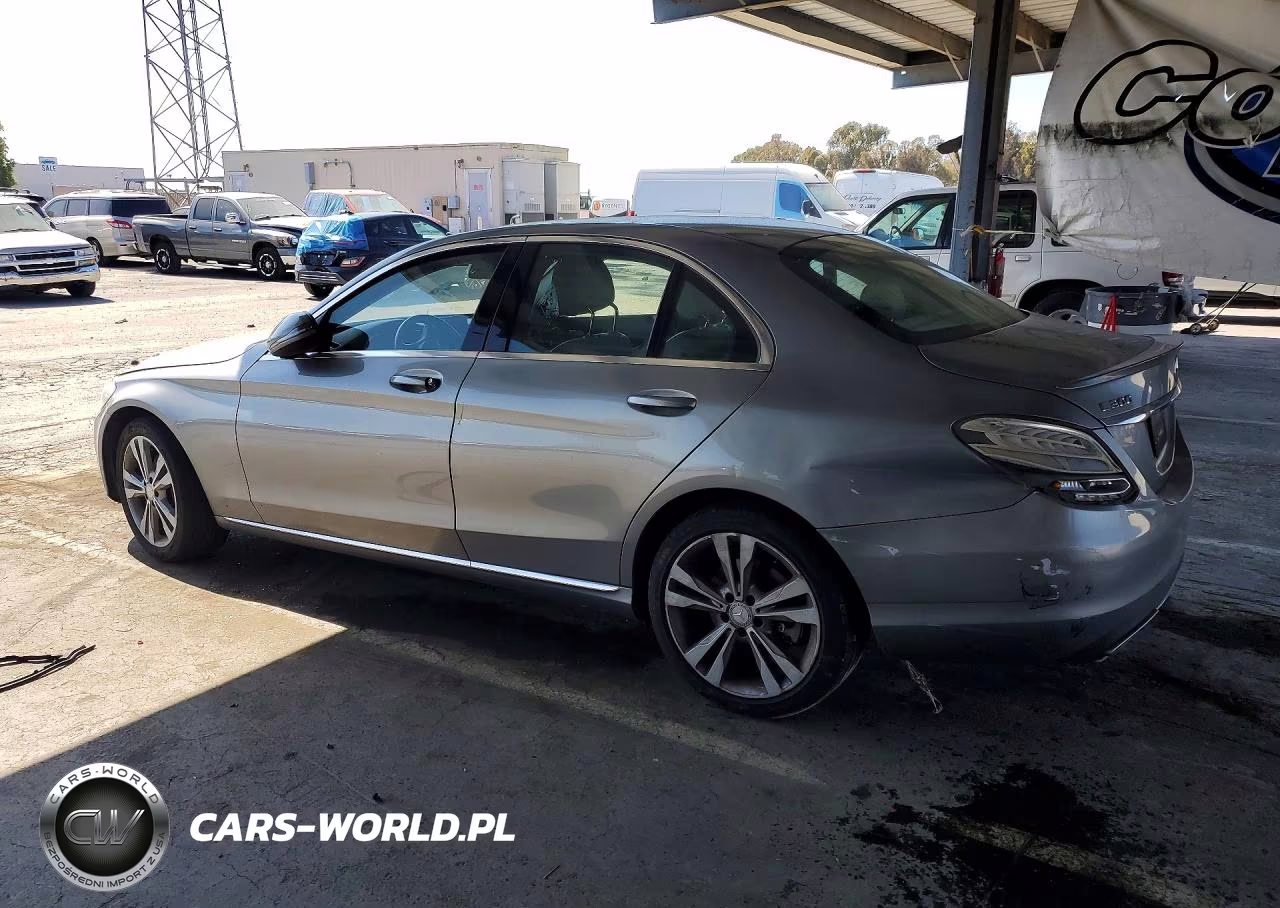 2016 Mercedes-Benz C 300 4Matic VIN:55SWF4KB0GU136766 - 2