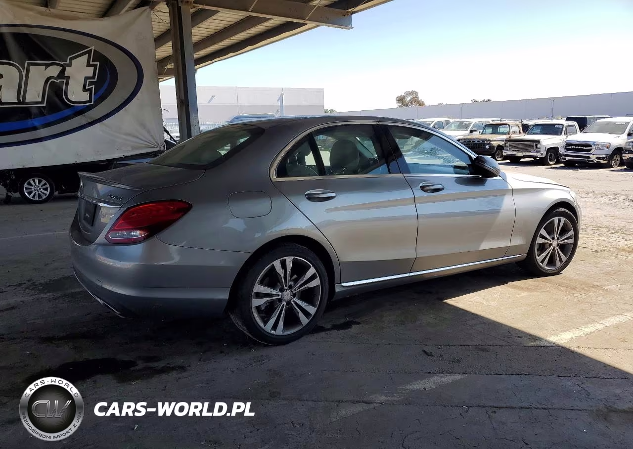 2016 Mercedes-Benz C 300 4Matic VIN:55SWF4KB0GU136766 - 3