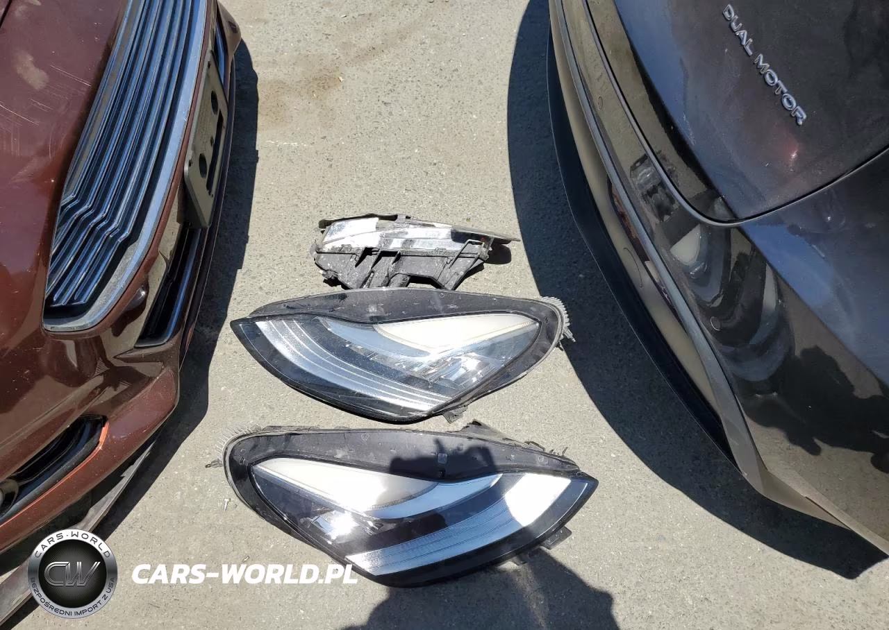 2022 Tesla Model Y VIN:7SAYGDEE2NF387253 - 12