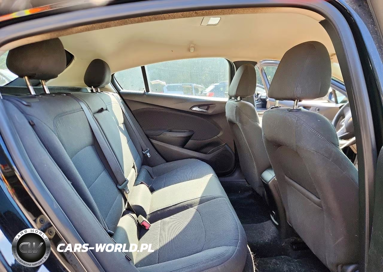 2018 Chevrolet Cruze Lt VIN:3G1BE6SM0JS588658 - 10