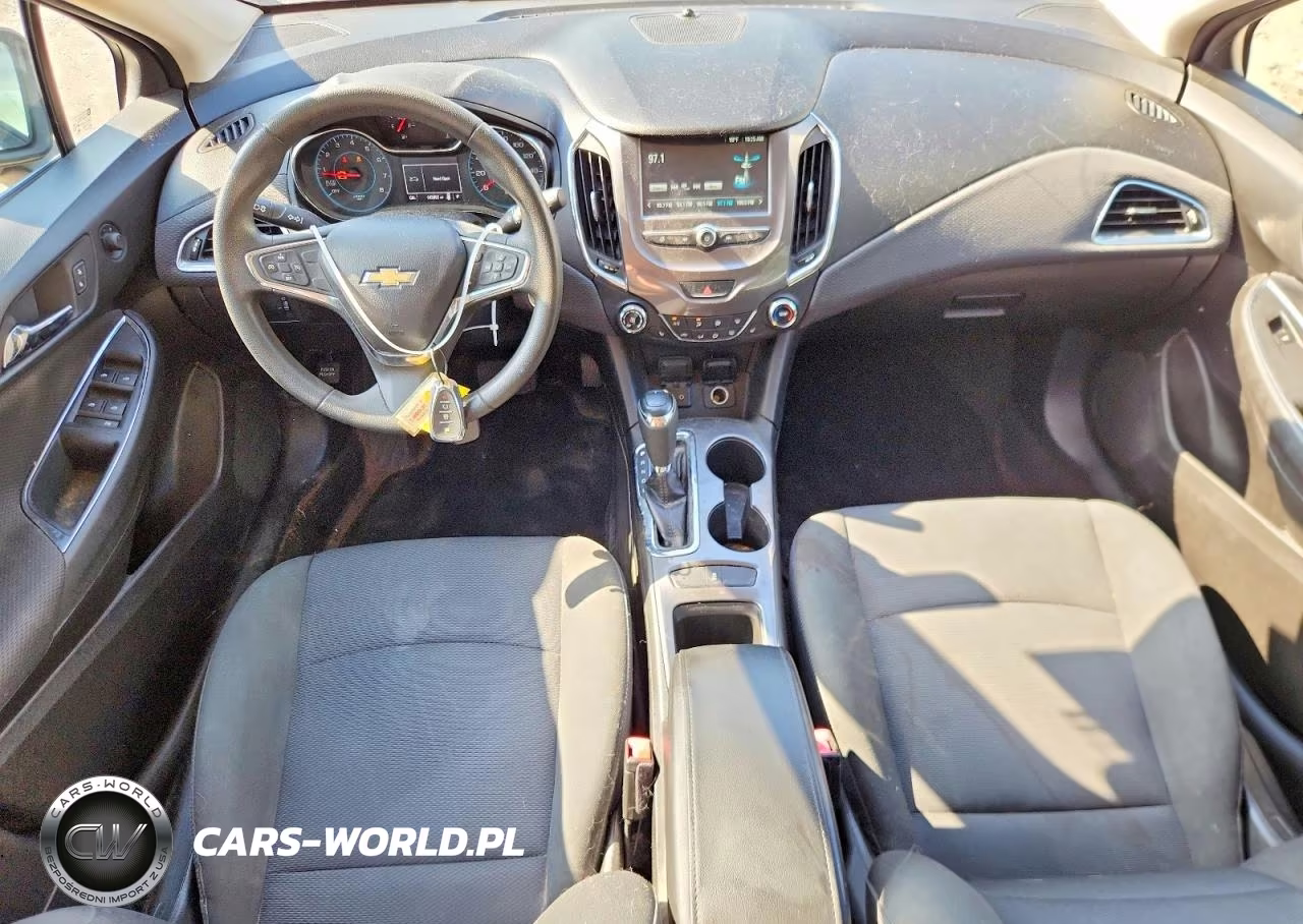 2018 Chevrolet Cruze Lt VIN:3G1BE6SM0JS588658 - 8