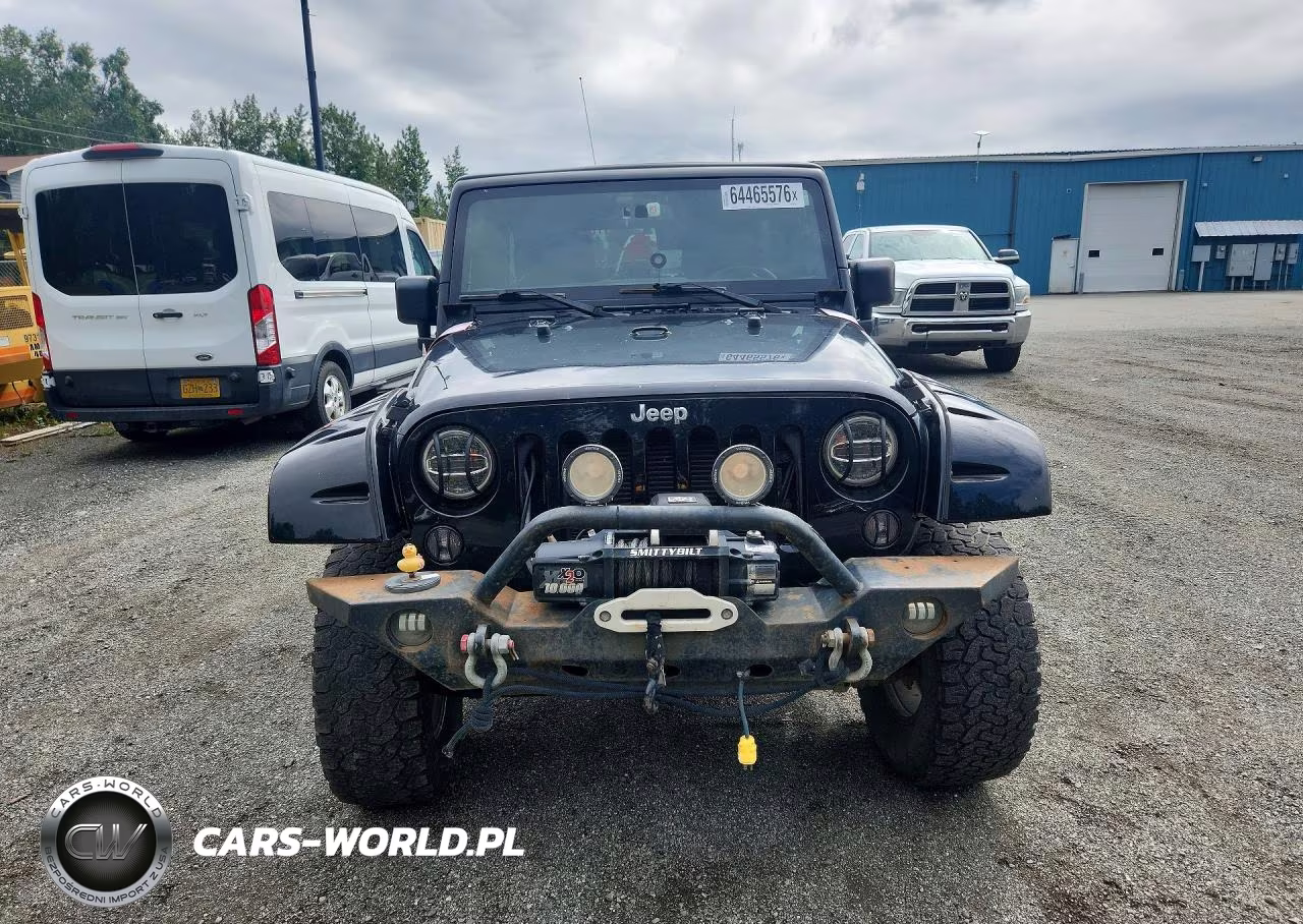 2015 Jeep Wrangler Unlimited Sport VIN:1C4BJWDG1FL692194 - 5