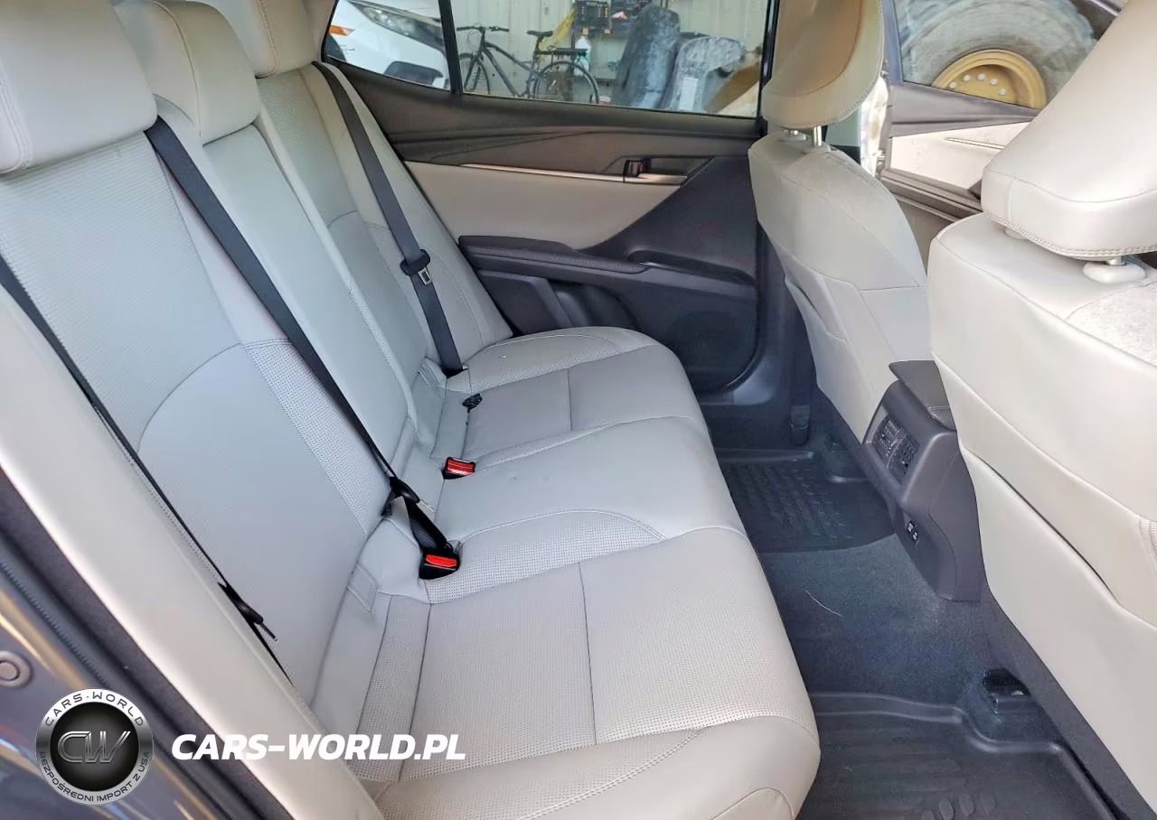 2025 Toyota Camry Xle VIN:4T1DAACK0SU152143 - 10