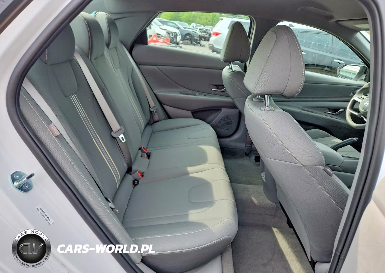 2026 Hyundai Elantra Sel Sport VIN:KMHLM4DG4TU120182 - 10