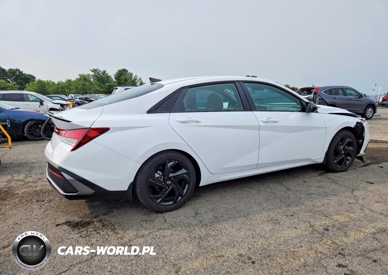 2026 Hyundai Elantra Sel Sport VIN:KMHLM4DG4TU120182 - 3