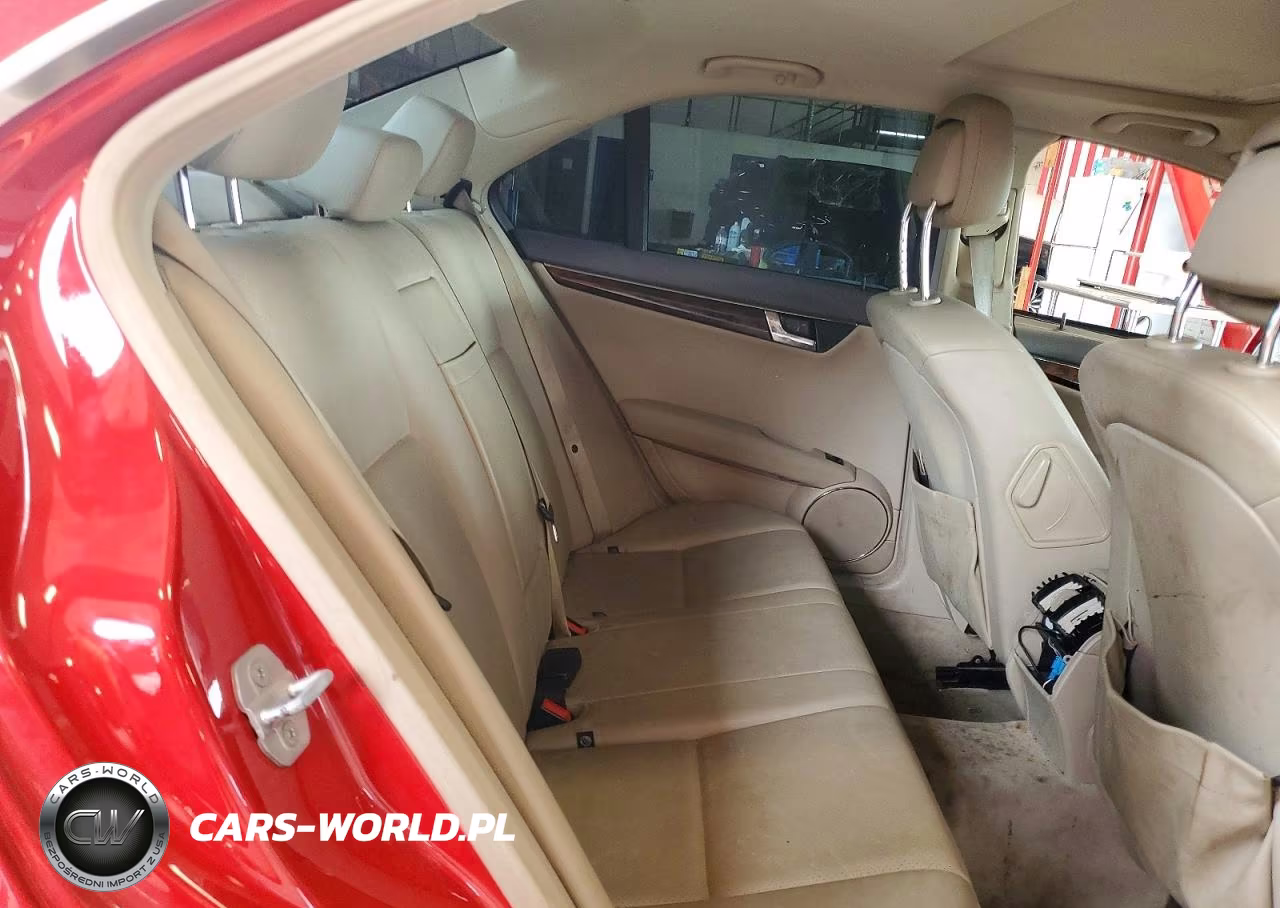2010 Mercedes-Benz C 300 4Matic VIN:WDDGF8BB3AF435805 - 10