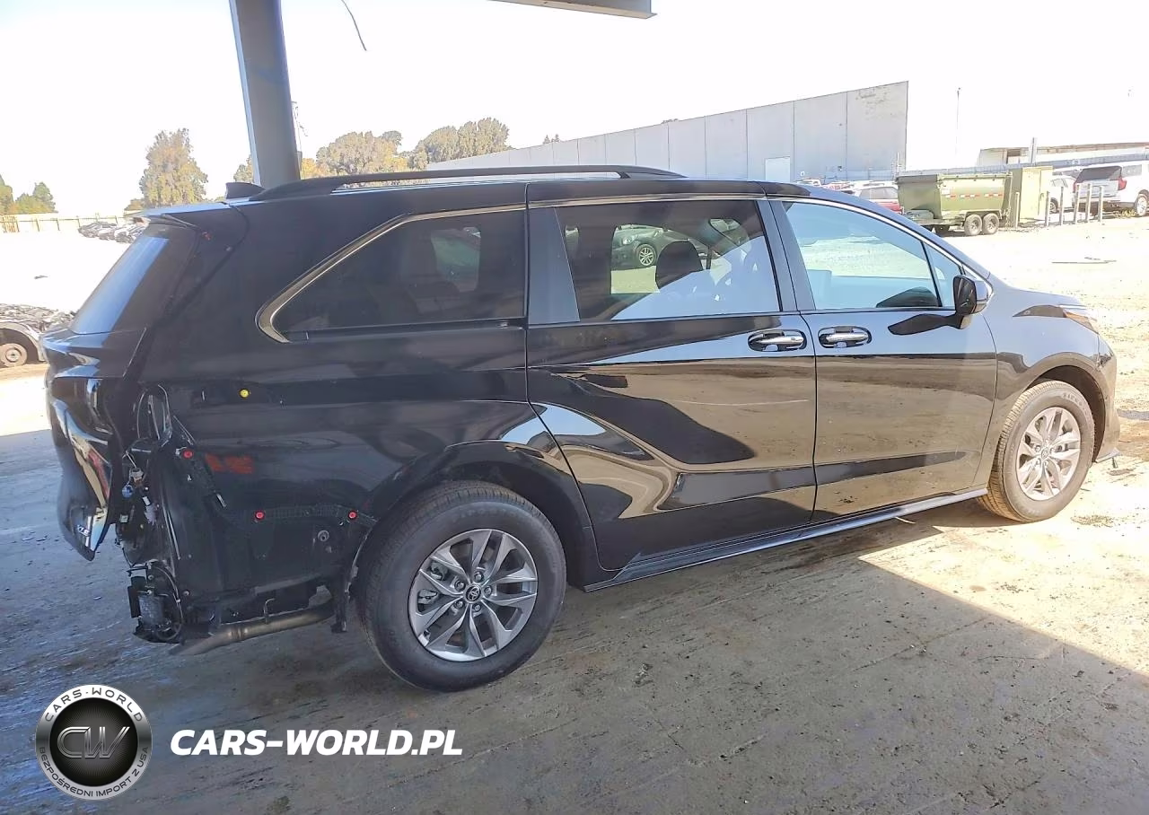 2026 Toyota Sienna Xle 8-Passenger VIN:5TDYRKEC8TS324953 - 3