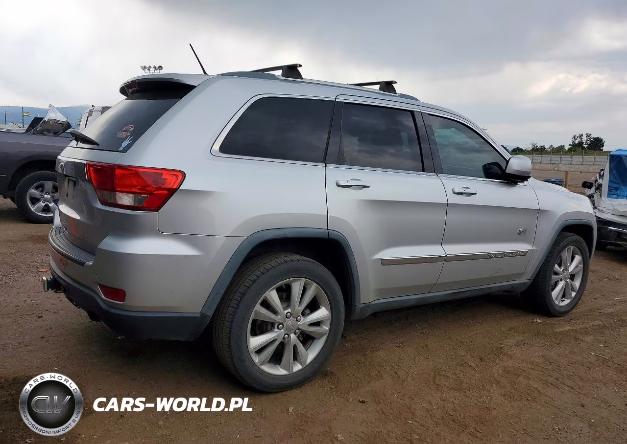 2011 Jeep Grand Cherokee Laredo VIN:1J4RR4GT3BC627288 - 3