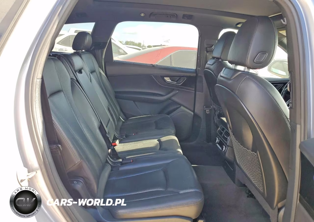2017 Audi Q7 Premium Plus VIN:WA1LAAF79HD024820 - 10