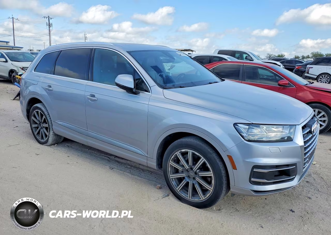 2017 Audi Q7 Premium Plus VIN:WA1LAAF79HD024820 - 4