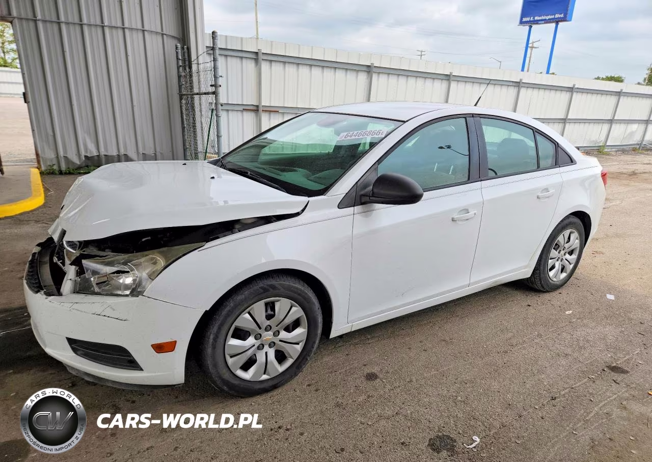 2013 Chevrolet Cruze Ls – zdjęcie 1 z 12