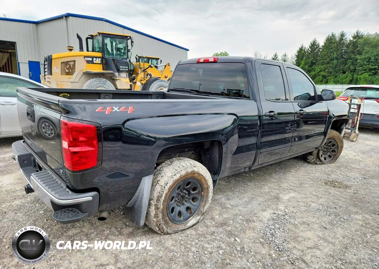 2018 Chevrolet Silverado K1500 Lt VIN:1GCVKREH5JZ236630 - 3