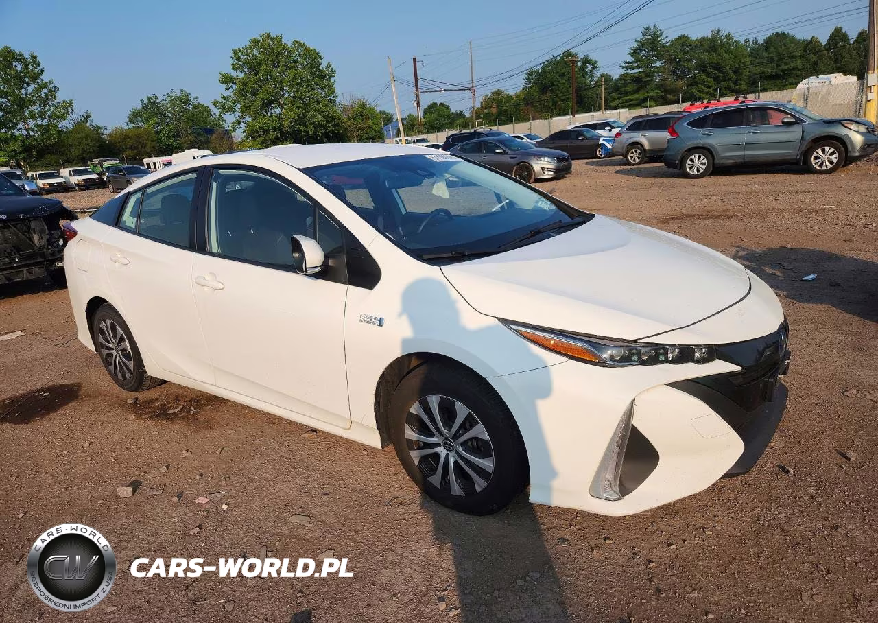 2021 Toyota Prius Prime Le VIN:JTDKAMFP5M3190397 - 4