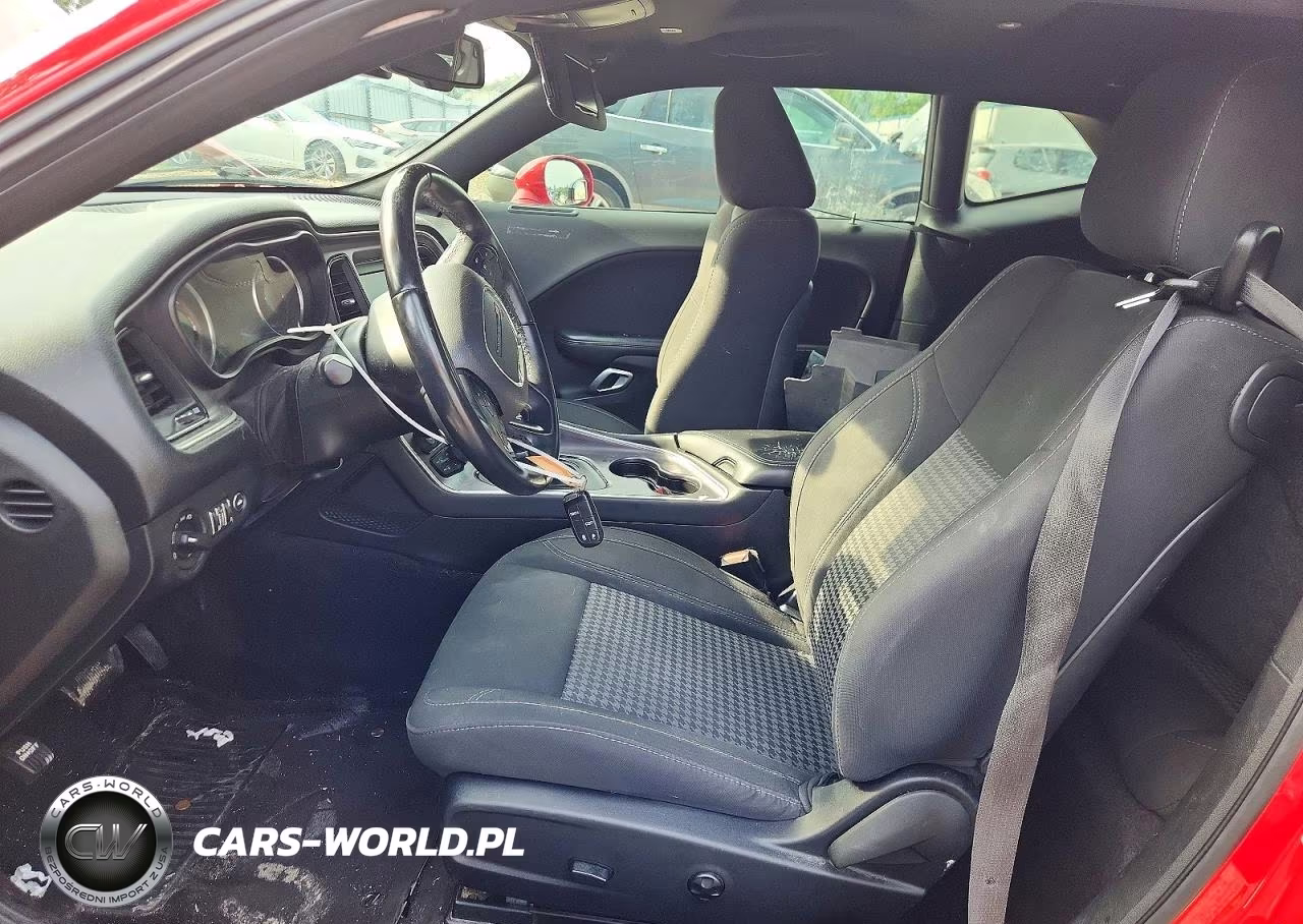 2018 Dodge Challenger Sxt VIN:2C3CDZAG0JH231841 - 7