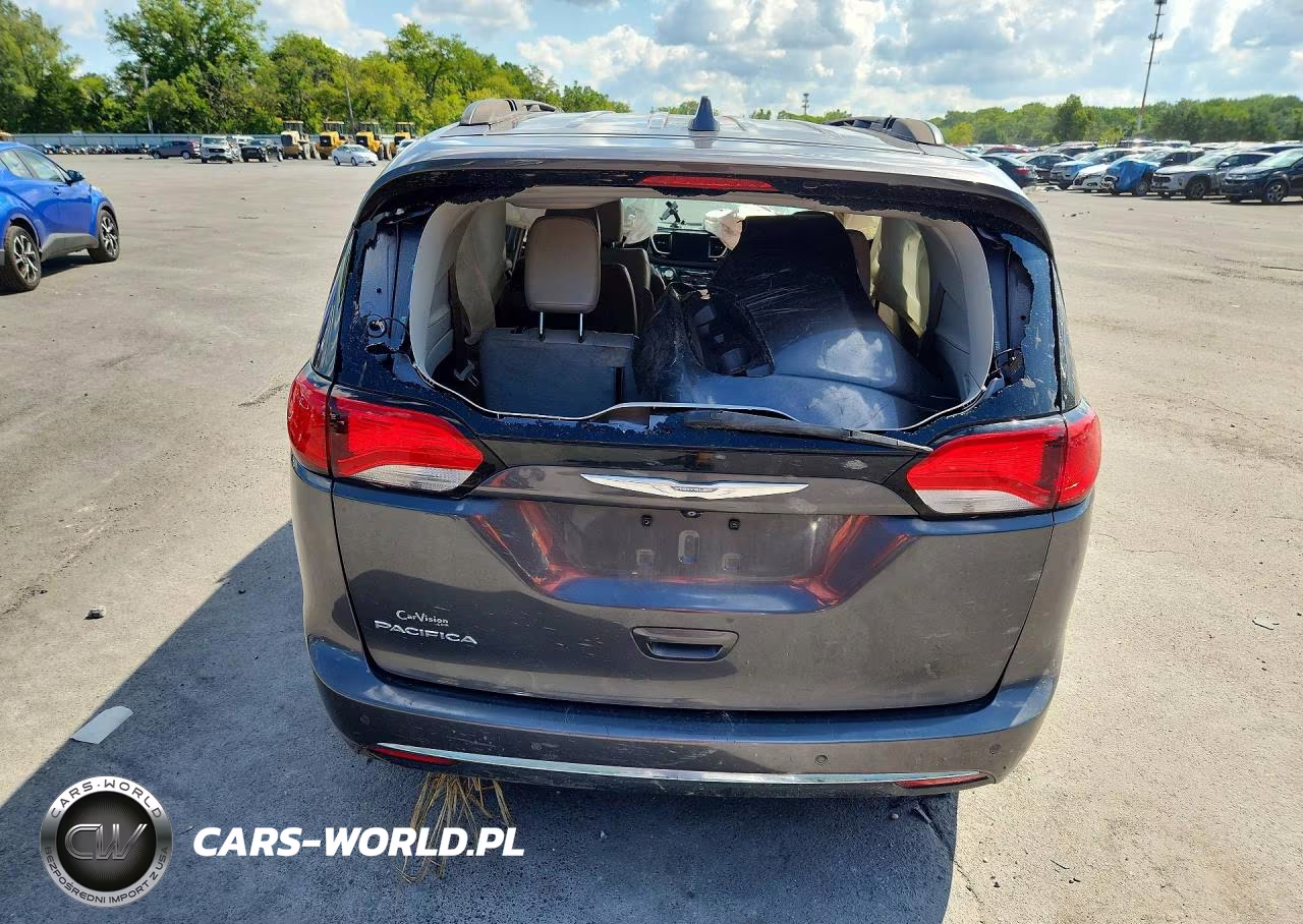 2017 Chrysler Pacifica Touring L VIN:2C4RC1BG1HR587650 - 6