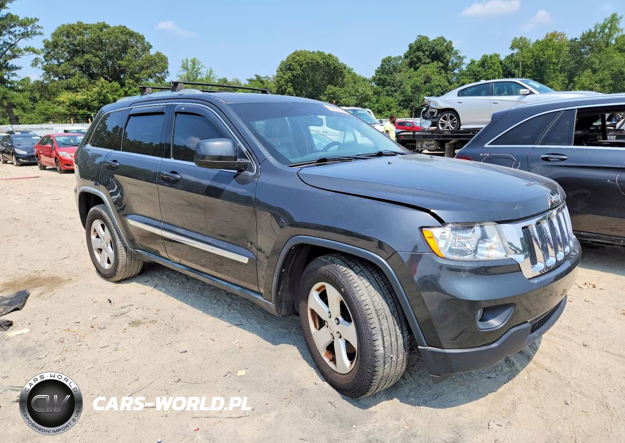 2011 Jeep Grand Cherokee Laredo VIN:1J4RR4GG4BC713454 - 4