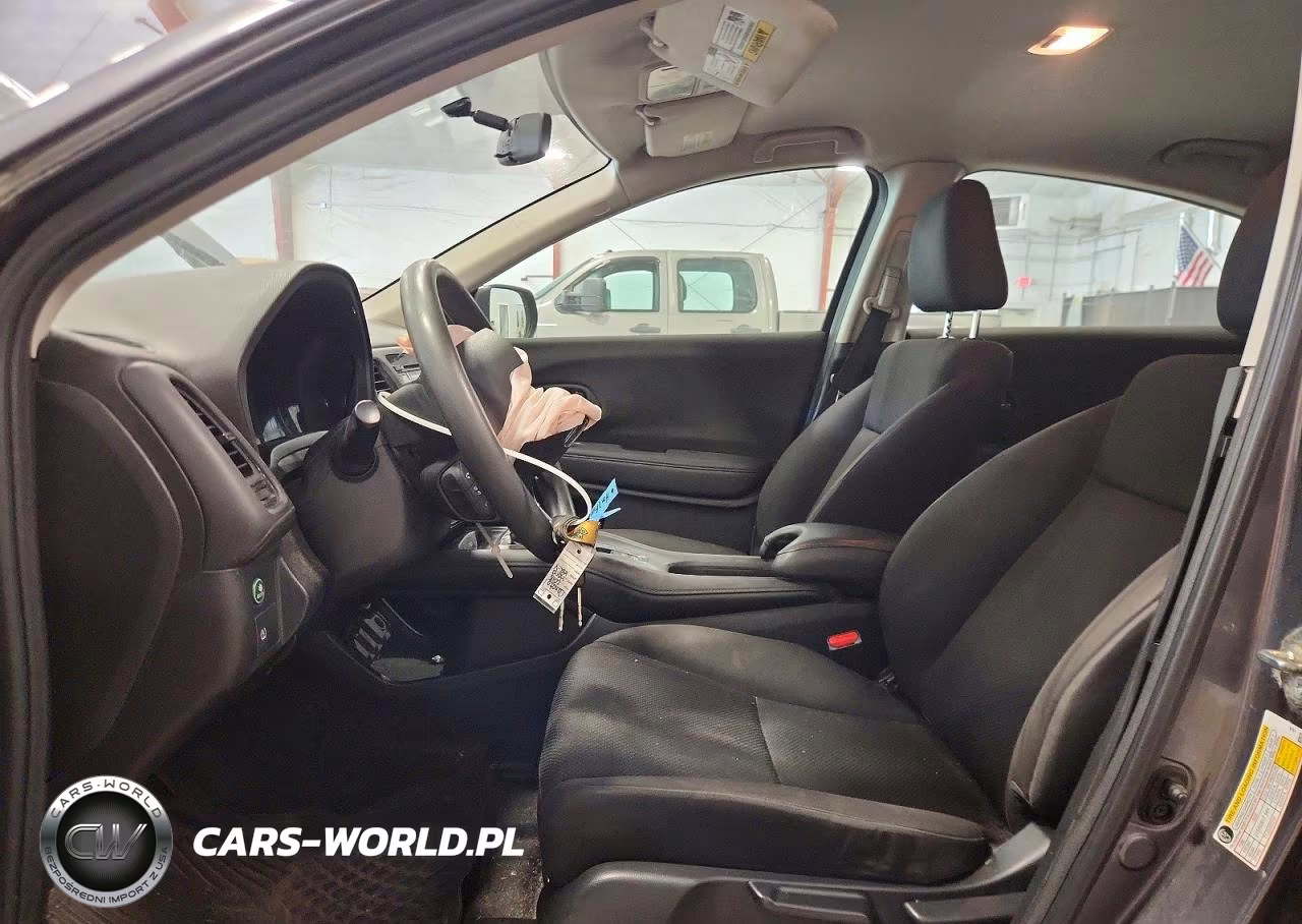 2018 Honda Hr-V Lx VIN:3CZRU6H38JM717350 - 7