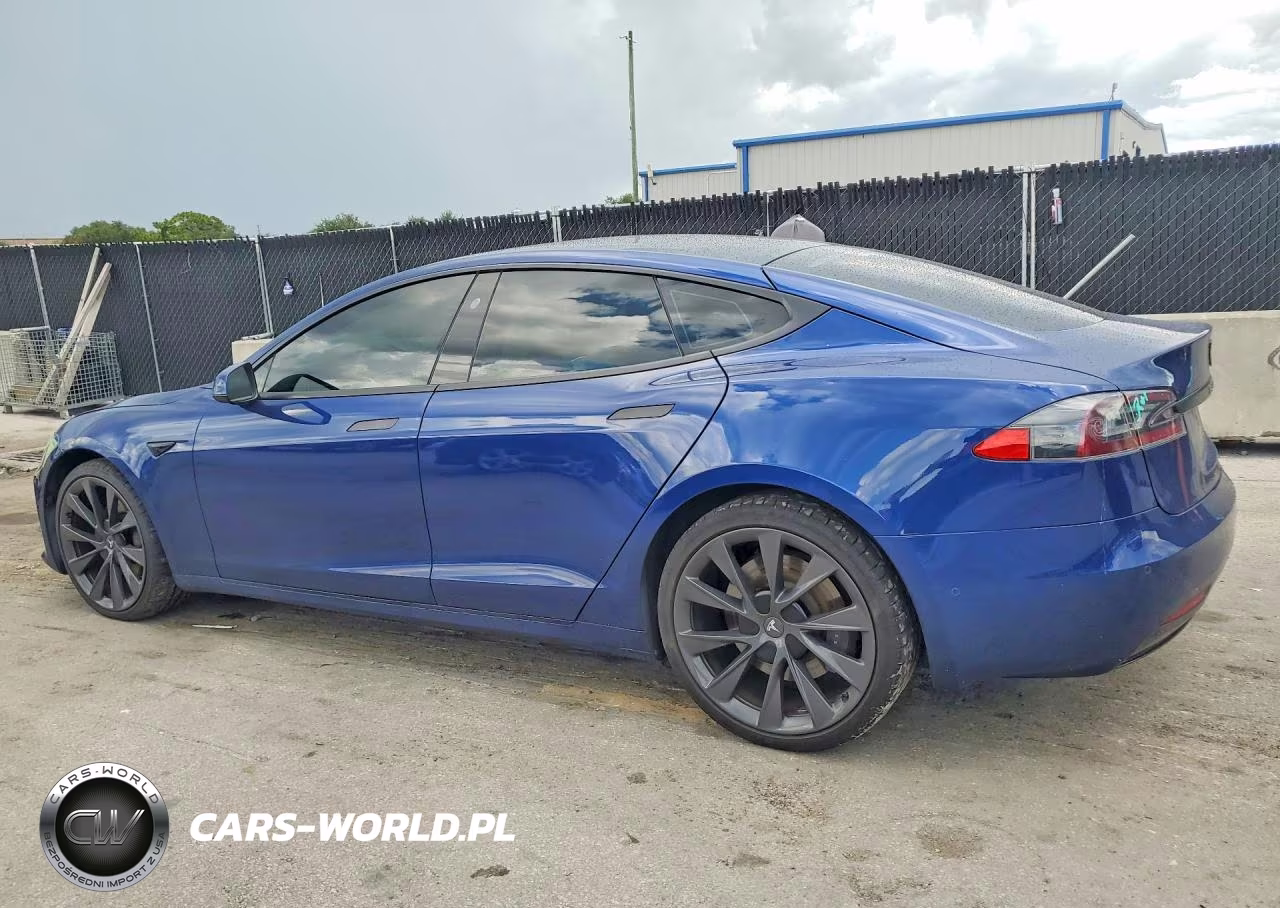 2017 Tesla Model S VIN:5YJSA1E21HF207063 - 2